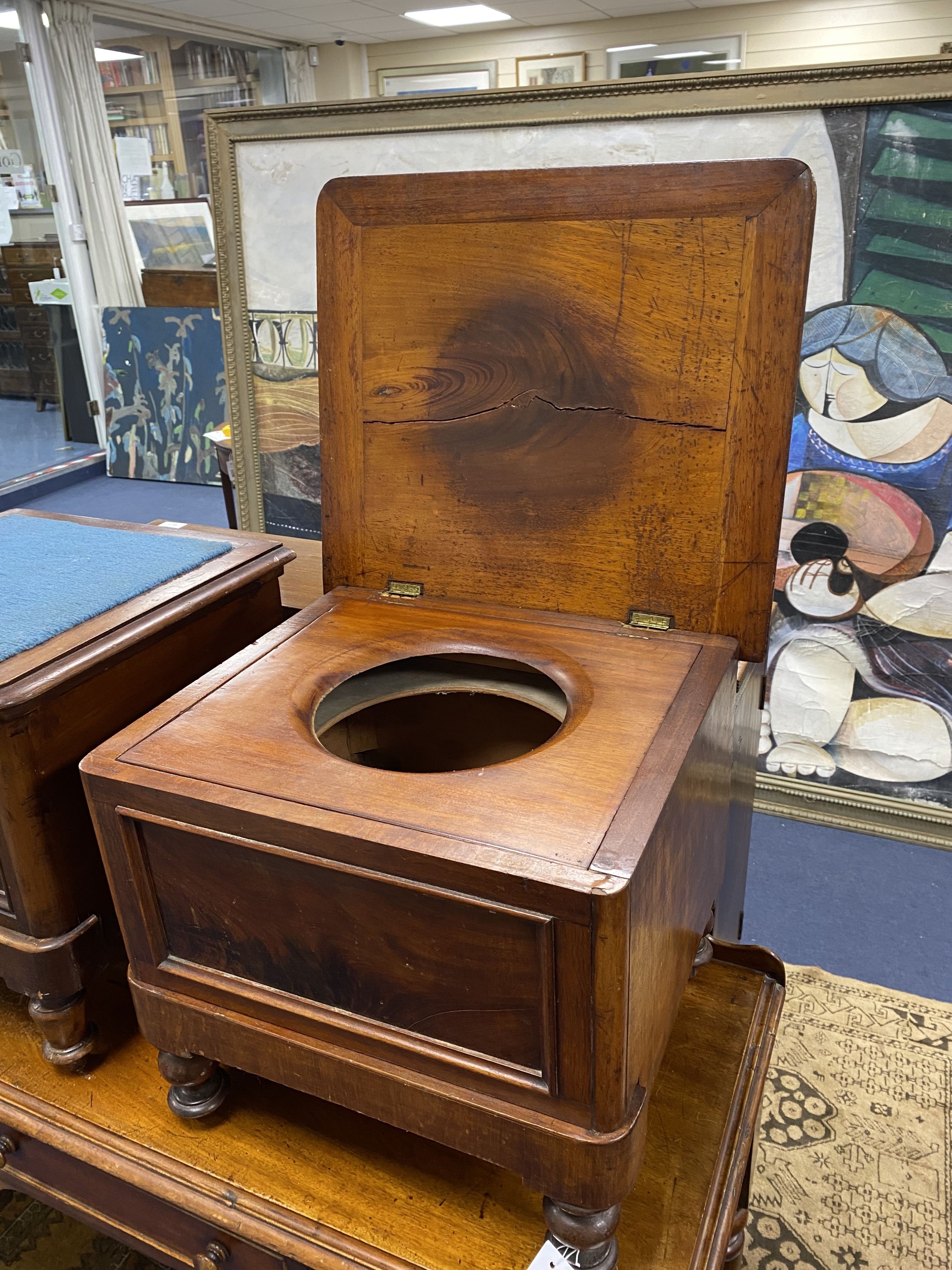 Two Victorian mahogany commodes, larger width 50cm, depth 45cm, height 42cm